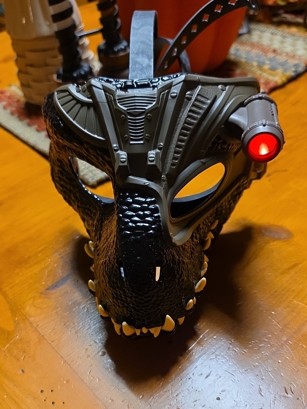 Jurassic park Indoraptor mask With Light And Sound